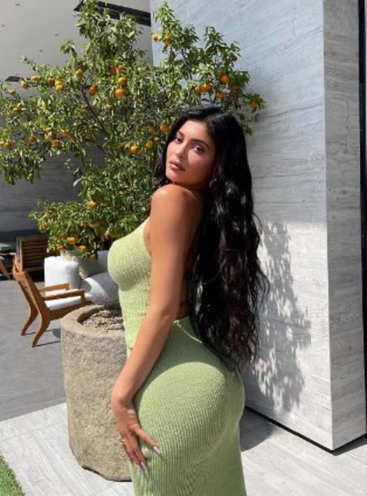 Kylie Jennerın paylaşım başına aldığı ücret duyanların ağzını açık bırakıyor