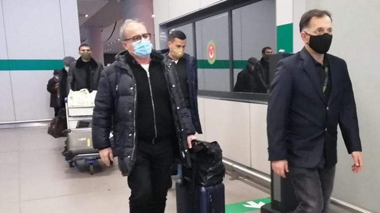 Galatasarayda flaş ayrılık dünya devi PSG ile anlaştı Gitmek beni üzüyor..