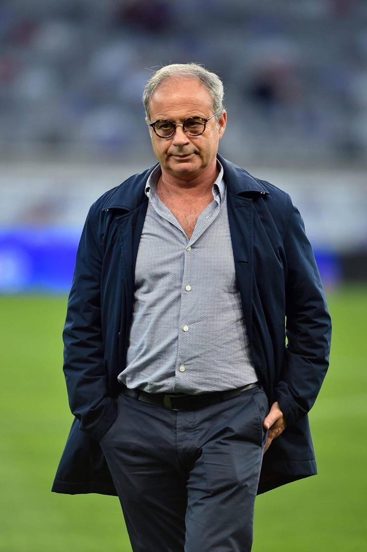 Galatasarayda flaş ayrılık dünya devi PSG ile anlaştı Gitmek beni üzüyor..