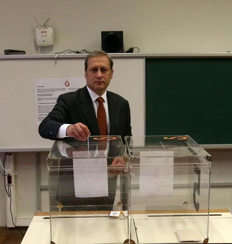 Galatasarayda seçim günü Başkan Burak Elmasın oyu ifşa mı oldu Geçersiz sayılacak...