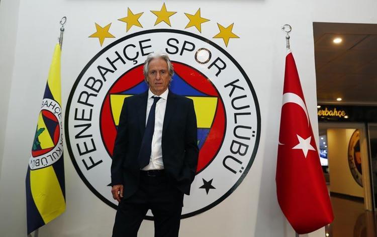 Herkes tatildeyken o antrenmandaydı Mesut Özili sildi süper yeteneği yeni lider yaptı