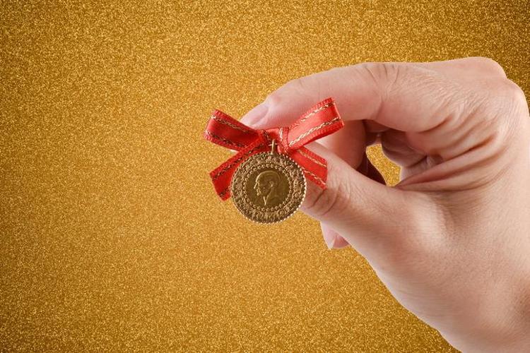 Altın fiyatları ile ilgili son dakika gelişmesi Tüm gözler oraya çevrildi, gram altını da etkilemesi bekleniyor Tut tutabilirsen altını diyerek açıkladı...