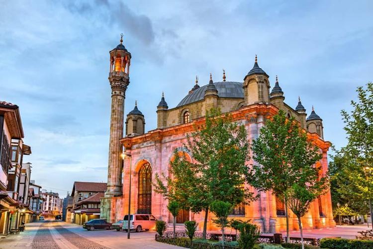 Konya (Yalıhüyük) 2 binden az