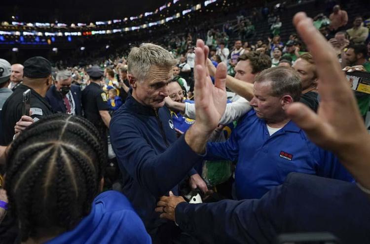 Golden State Warriors şampiyon oldu Stephen Curry öfke kustu Niye bu soruyla başlıyorsun