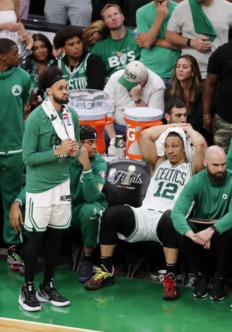 Golden State Warriors şampiyon oldu Stephen Curry öfke kustu Niye bu soruyla başlıyorsun