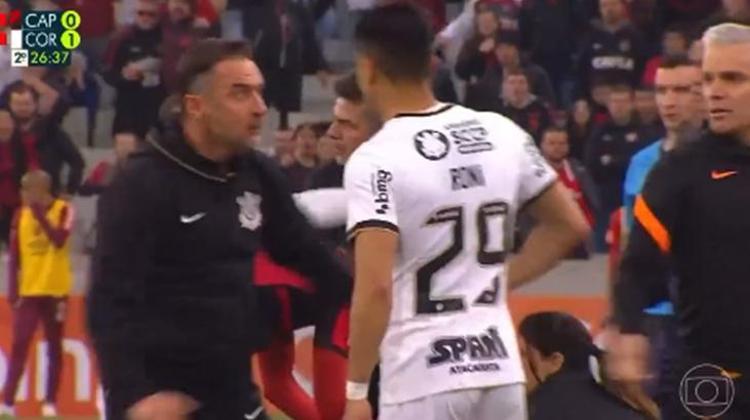 Yılmaz Vuralı bile geçti Vitor Pereira çıldırdı saha kenarında oyuncusunu tokatladı