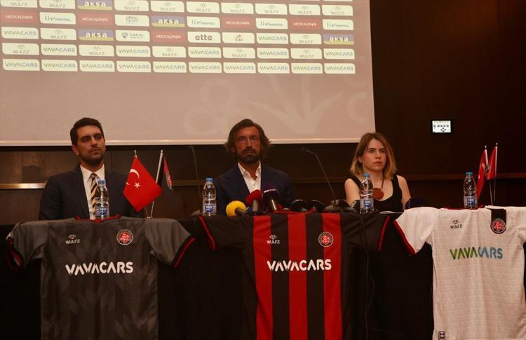 Hani bu işi bilmiyordu Pirlo göreve geldi ilk iş Fatih Terimin prensini transfer etti