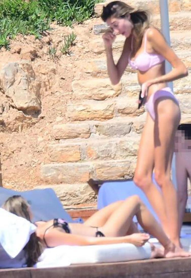 BODRUM TATİLİNE ÇIKTILAR
