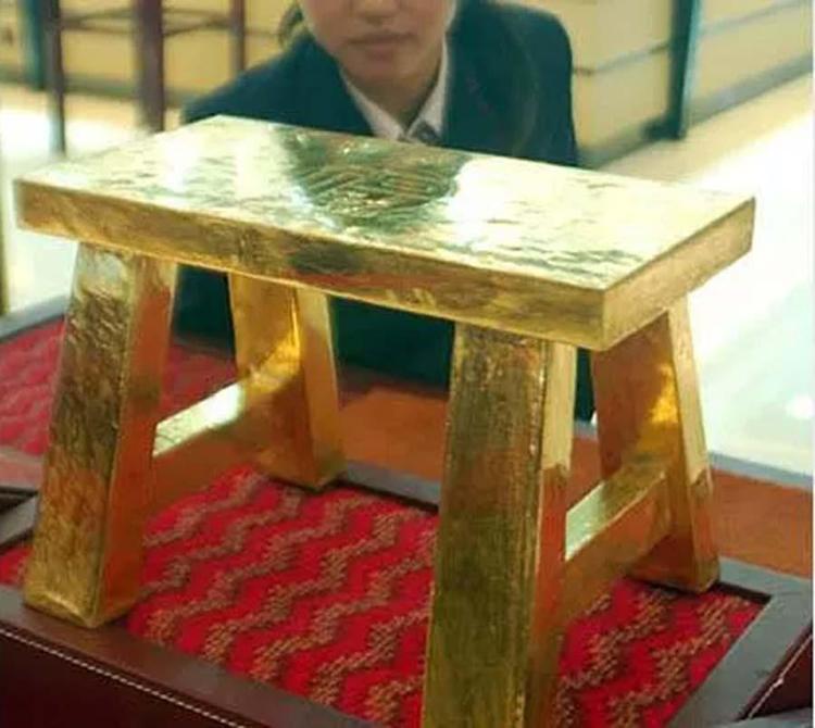 Altın tabure