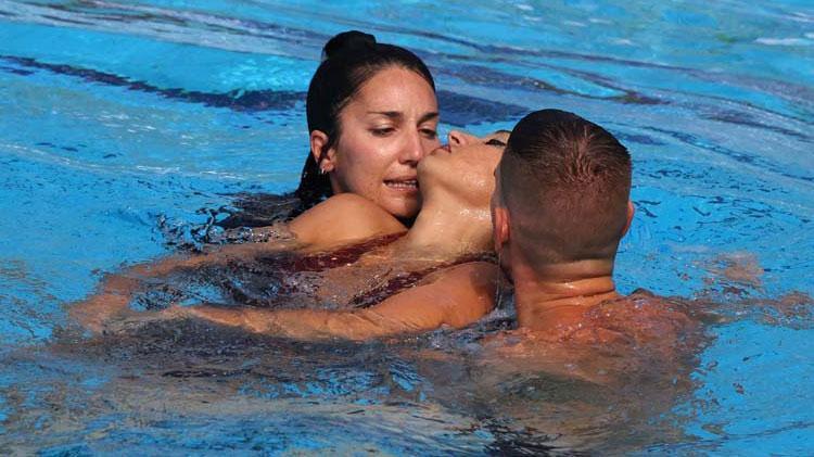 Dünya Su Sporları Şampiyonasında korku dolu anlar ABDli yüzücü Anita Alvarez ölümden döndü...