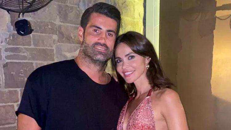 Zeynep Sever Demirel neon yeşili üçgen bikinisiyle nefes kesti