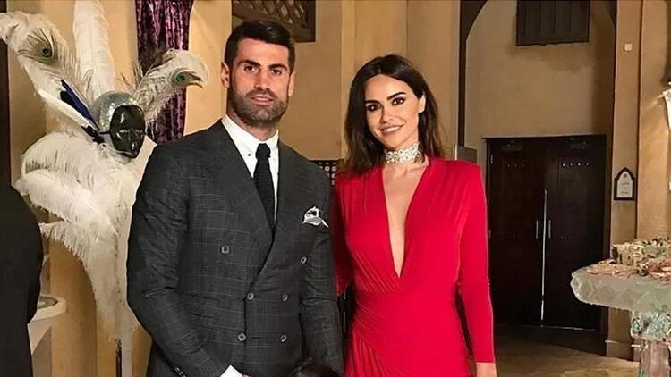 Zeynep Sever Demirel neon yeşili üçgen bikinisiyle nefes kesti
