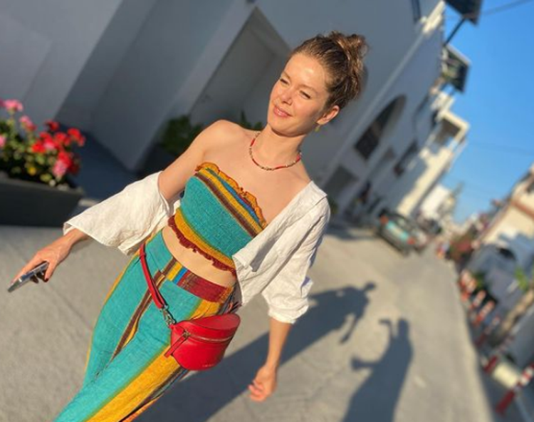 Camdaki Kızın Nalanı Burcu Biricikten tatil pozları