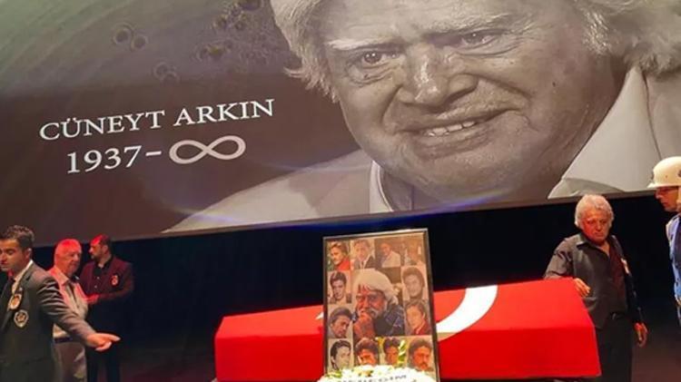 Cüneyt Arkına veda Son yolculuğuna uğurlandı