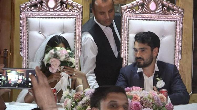 İlkay Gündoğan, babaocağında dünyaevine girdi İtalyan gelin, yoğun ilgiden rahatsız oldu