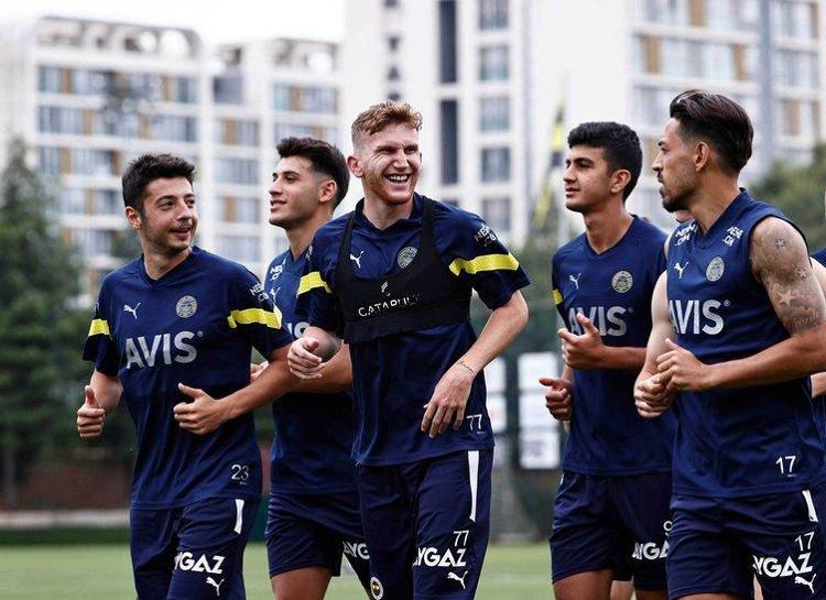 Fenerbahçede deprem Kampın en iyi iki yerli futbolcusu takımdan ayrılıyor