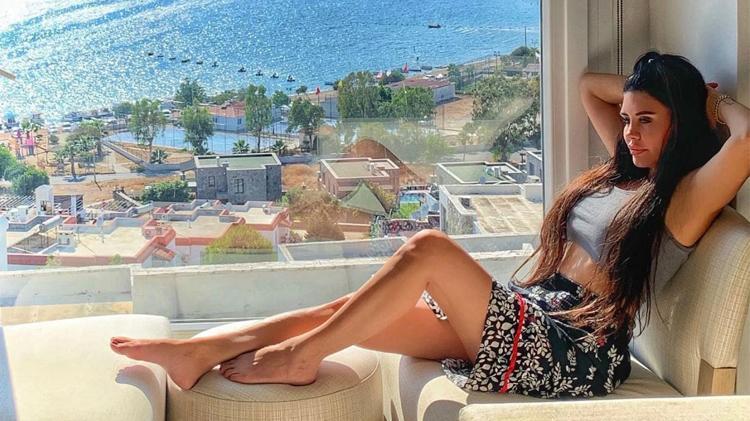 Ebru Polat itiraflar sonrası donup kaldı Komşumun eşiyle her gün..