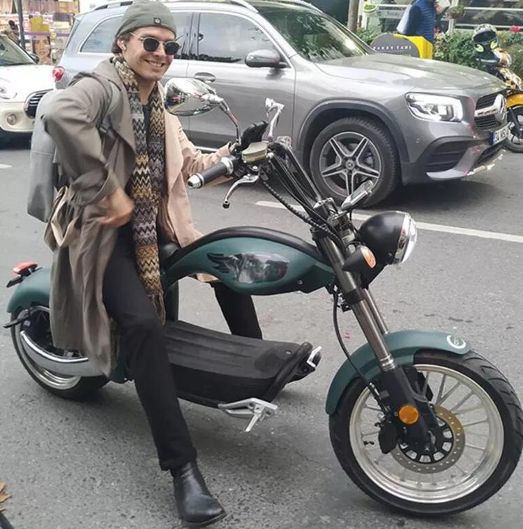 ANNECİĞİM BENİ MERAK ETME