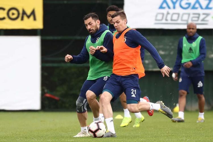 Larin ve Vedat Muriçi bitirdi sıra Jorge Jesusun yıldızına geldi Fenerbahçede sürpriz ayrılık