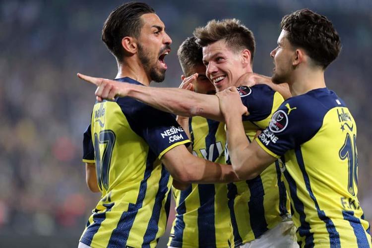 Larin ve Vedat Muriçi bitirdi sıra Jorge Jesusun yıldızına geldi Fenerbahçede sürpriz ayrılık