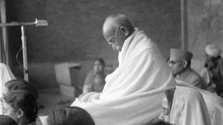 MAHATMA GANDHİ
