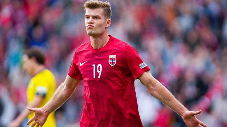 Fenerbahçede transferde Alexander Sörloth hamlesi Norveçli golcü olmazsa alternatifi hazır...