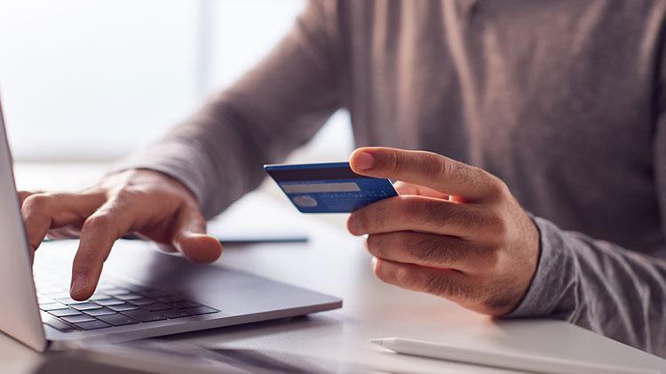 Kredi kartı kullananlar dikkat Online alışveriş yapanları ilgilendiriyor, milyonlarca kullanıcı adı ve parola internette alınıp satılıyor