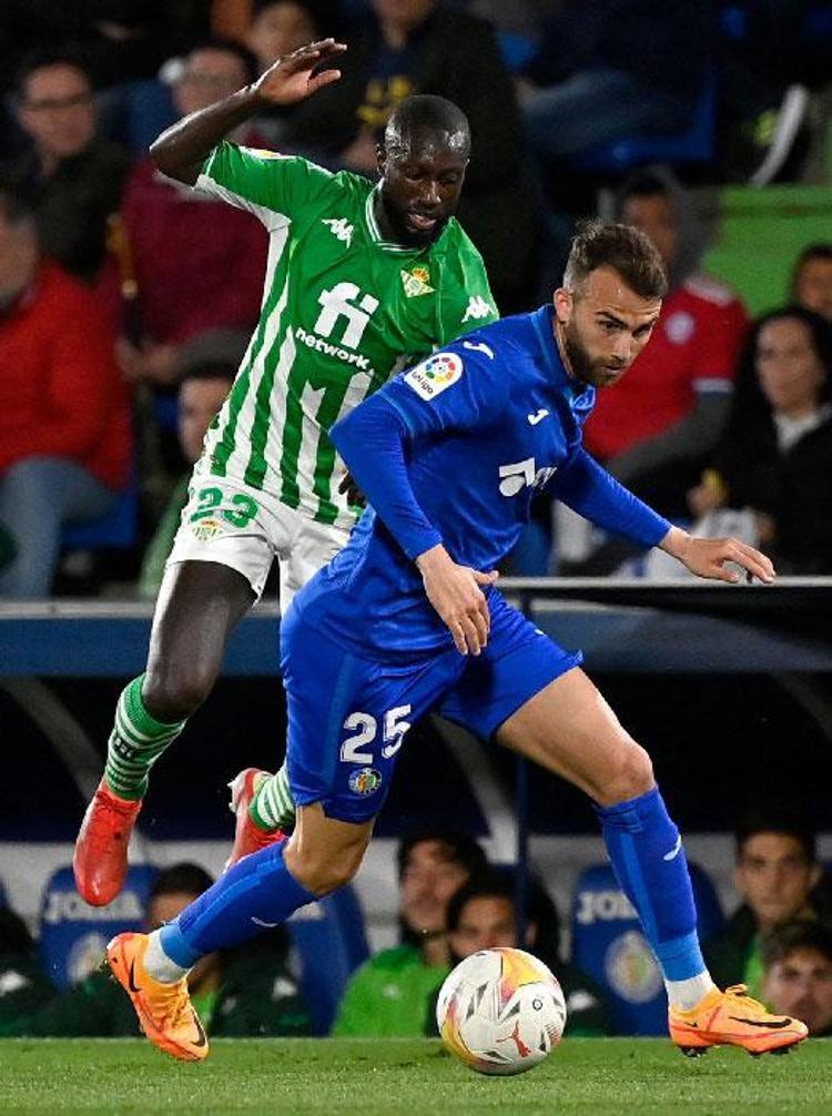 ENESİN YERİNE BORJA MAYORAL