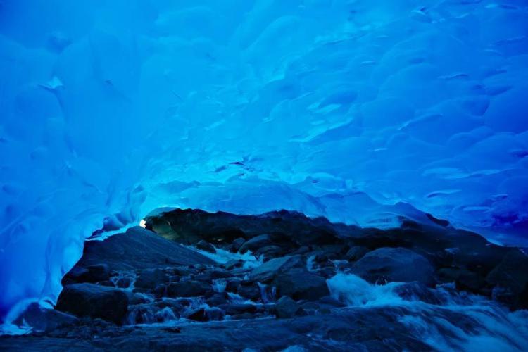 Mendenhall Buz Mağraları, Alaska