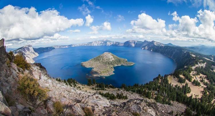 Crater Lake: (Oregon, ABD)
