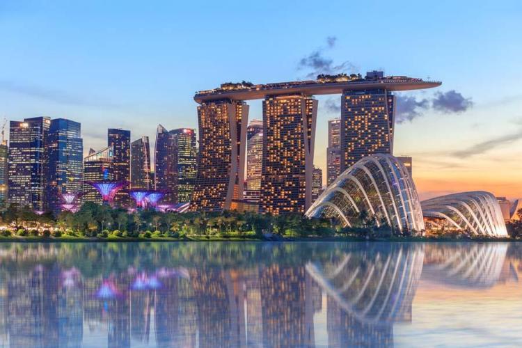 44. Singapur