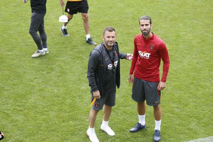 Galatasarayda transfer operasyonu başlıyor Liste belli oldu: 8 ayrılık ve 3 transfer...