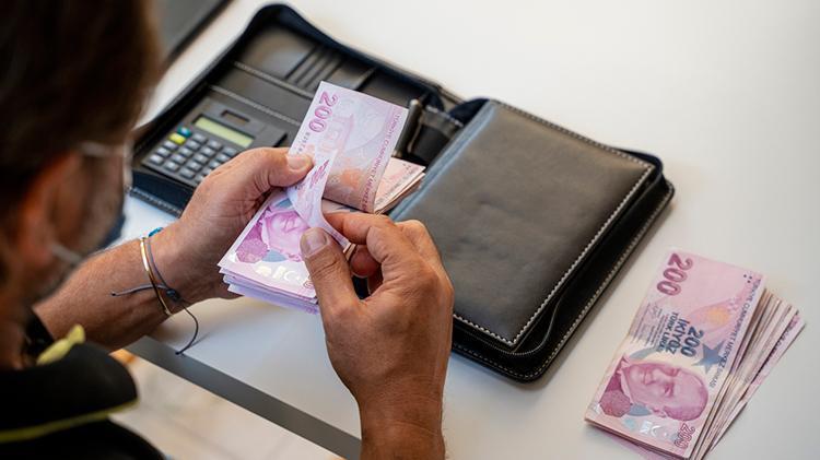 Zamlı maaşlar bugün hesaplara aktarılmaya başlıyor İşte 4/1-(a), 4/1-(b), 4/1-(c) mensubu emekliler için ödeme takvimi ve kuruşu kuruşuna yeni maaşlar...