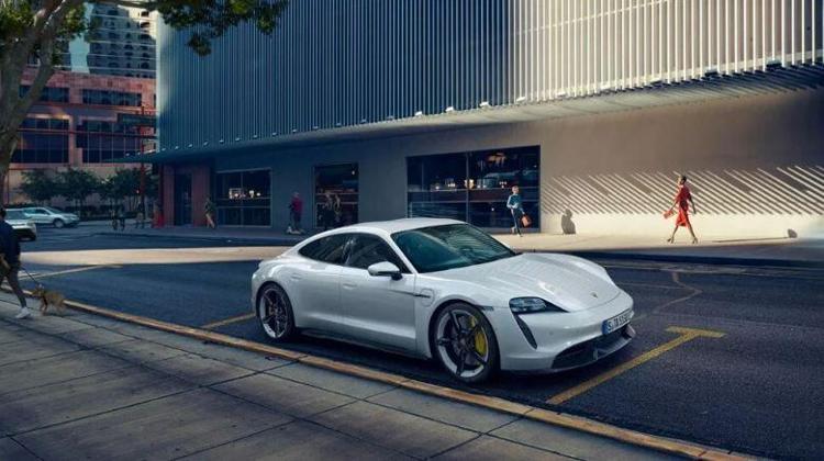 PORSCHE