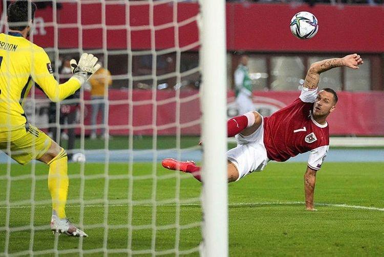 SON DAKİKA Sırpların Zlatanı Galatasaraya geliyor Seferovicten sonra ikinci bomba