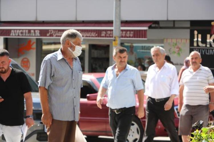 Hafta içi hafta sonu yasakları ile ilgili son dakika gelişmesi Vaka sayısı 40 kat arttı, açıklamalar peş peşe geldi, tam ve kısmi kapanma...