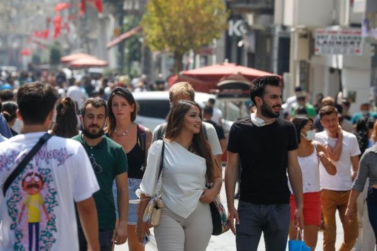 Hafta içi hafta sonu yasakları ile ilgili son dakika gelişmesi Vaka sayısı 40 kat arttı, açıklamalar peş peşe geldi, tam ve kısmi kapanma...
