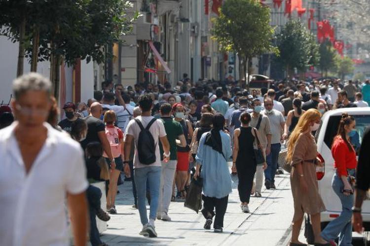 Hafta içi hafta sonu yasakları ile ilgili son dakika gelişmesi Vaka sayısı 40 kat arttı, açıklamalar peş peşe geldi, tam ve kısmi kapanma...