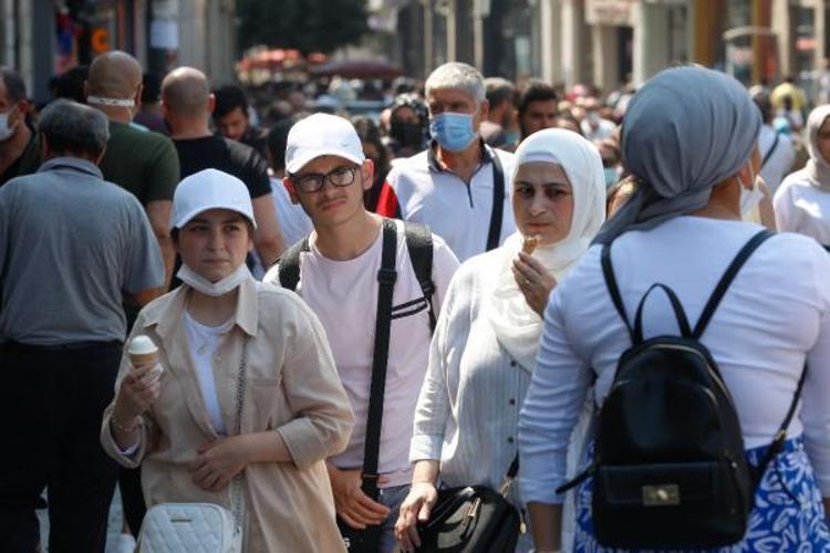 Hafta içi hafta sonu yasakları ile ilgili son dakika gelişmesi Vaka sayısı 40 kat arttı, açıklamalar peş peşe geldi, tam ve kısmi kapanma...