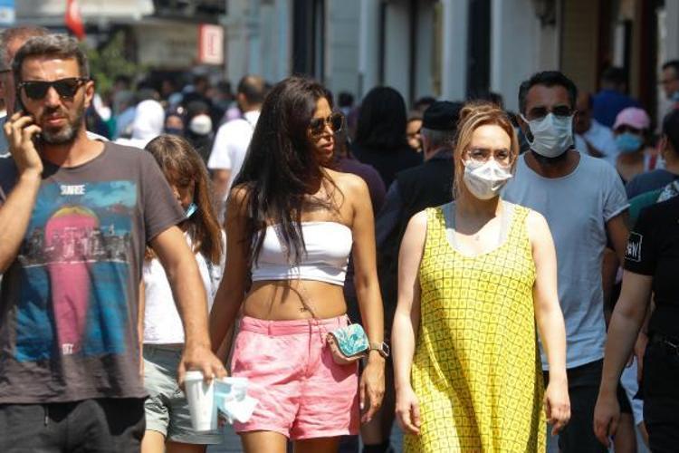 Hafta içi hafta sonu yasakları ile ilgili son dakika gelişmesi Vaka sayısı 40 kat arttı, açıklamalar peş peşe geldi, tam ve kısmi kapanma...