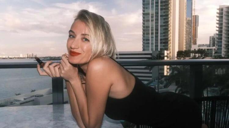 Burak Deniz ile aşk yaşayan Didem Soydan mavi bikinisiyle Instagramı salladı