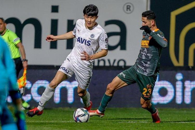 Mesut Özil, Luiz Gustavo, Ozan Tufan derken 7.ayrılık 58 M.€luk Raphinhanın yerine gidiyor