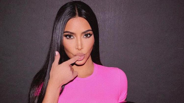 KIM KARDASHIAN