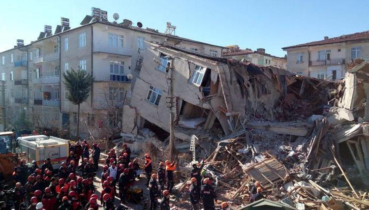 Deprem ile ilgili son dakika açıklaması Deprem olasılığı artık çok yüksek 45 ili 110 ilçeyi vuracak İstanbul, Ankara, İzmir...