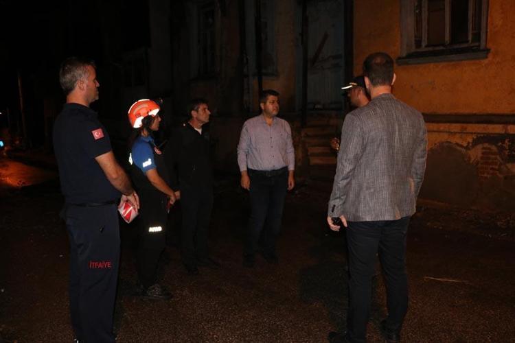 Edirneyi yaz ortasında sel vurdu Ev ve iş yerlerini su bastı, yollar göle döndü