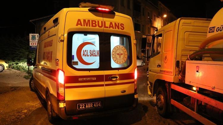 Edirneyi yaz ortasında sel vurdu Ev ve iş yerlerini su bastı, yollar göle döndü