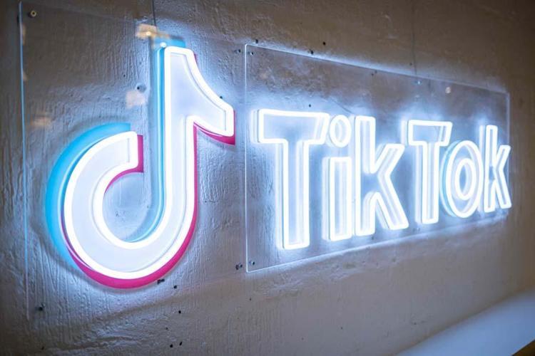 Instagramdan skandal güncelleme Kylie Jenner ve Kardashianlar hamlesi Zuckerberge geri adım attırdı...