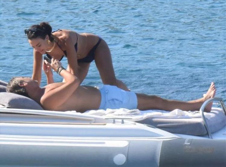Tuvana Türkay ile İzzet Antebi aşka geldi, fena yakalandılar