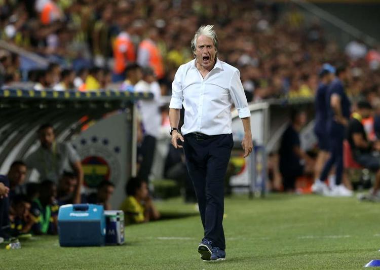 Fenerbahçede Jorge Jesus Slovacko maçının ilk 11ini belirledi Kadroda büyük sürpriz