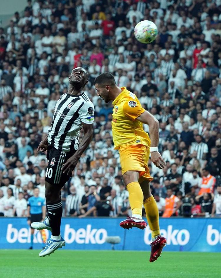 Beşiktaş - Kayserispor maçında yok yok Kırmızı kartlar havada uçuştu, yeni transfer çılgına döndü